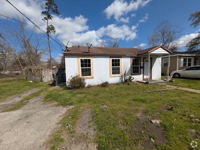 Building Photo - 2430 Primrose St Rental