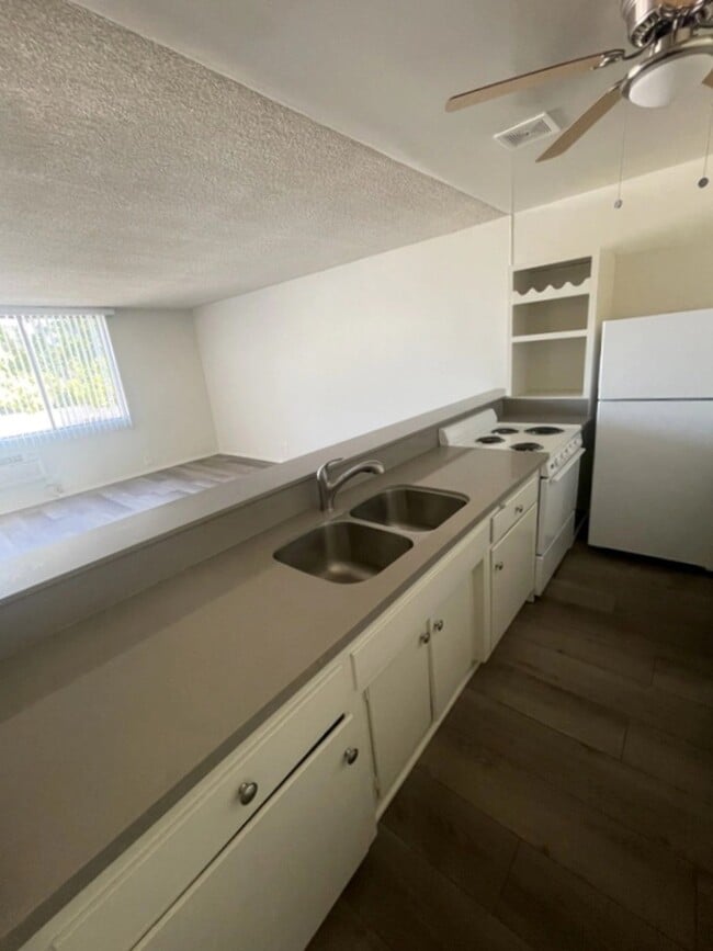 Photo - 11139 Acama Street,