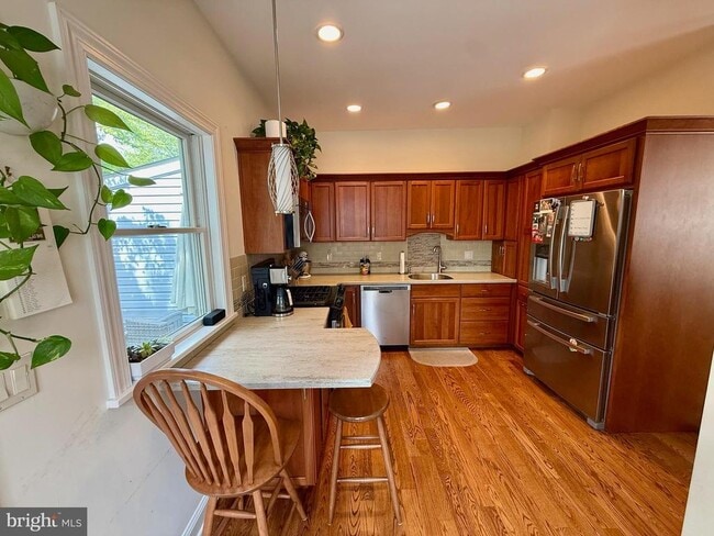 Photo - 221 W Court St