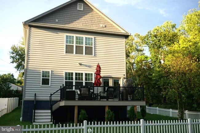 Photo - 208 Bryan Ave