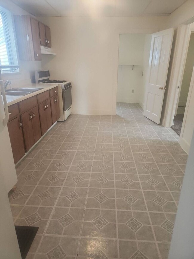 Photo - 3 BR House / Section 8 Voucher Accepted