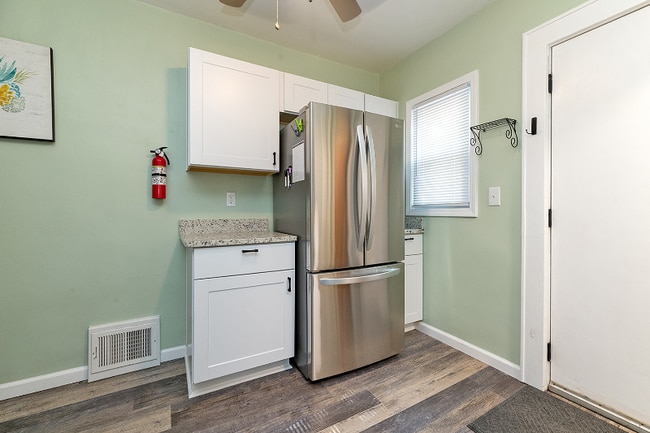 Photo - 321 W Lapeer St