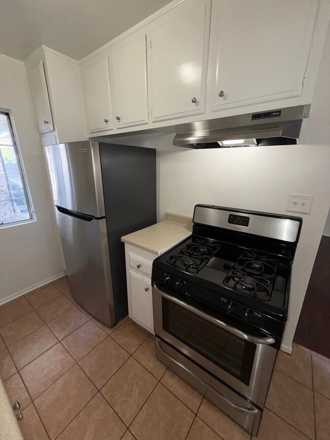 Photo - 1114 W 18th St Unidad 1