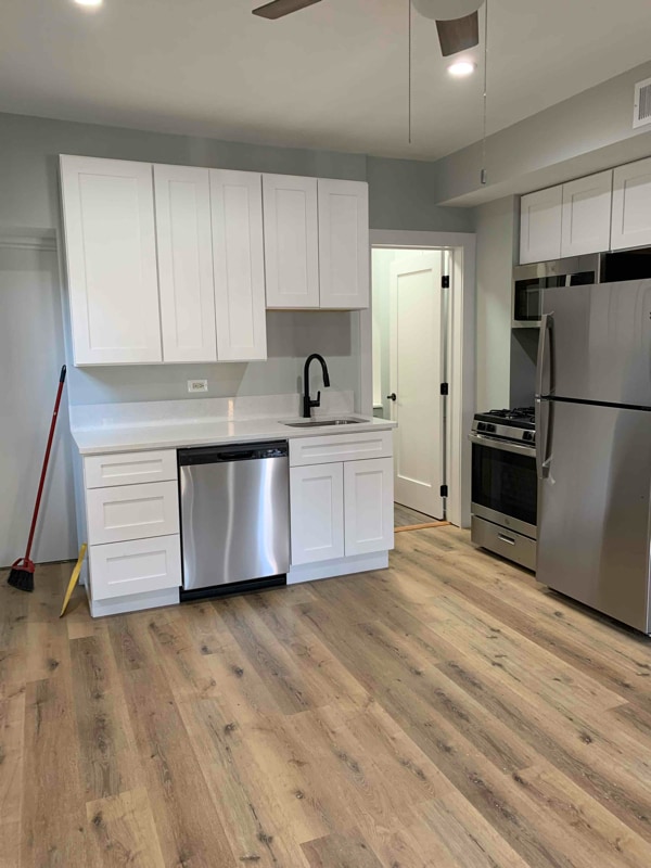 Photo - 3729 N Kenmore Ave Unidad 1R