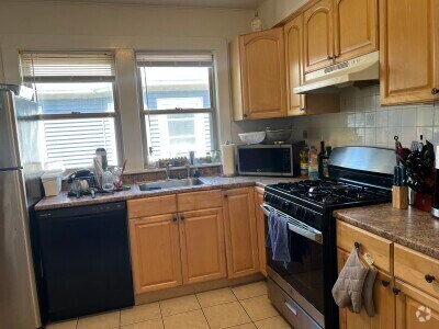 Building Photo - 35 Rose St Unit 2 Rental