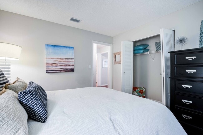 Coral Club Apartment Homes