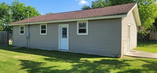 Building Photo - 1902 Grant St