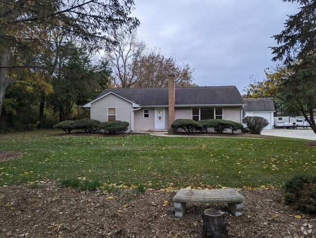 Building Photo - 2709 Crystal Lake Rd Rental