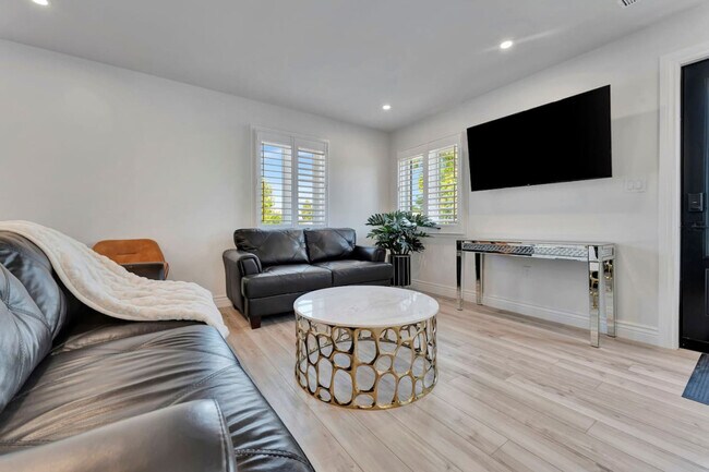 Building Photo - 4 Cecil Ave Unit SI ID1403762P