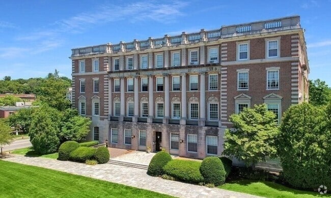 Building Photo - AVAILABLE July 1st, 2025! This Opportunity... Rental