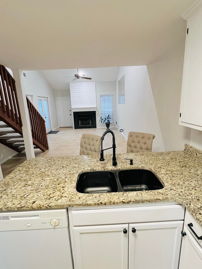 Photo - 389 Clubhouse Dr