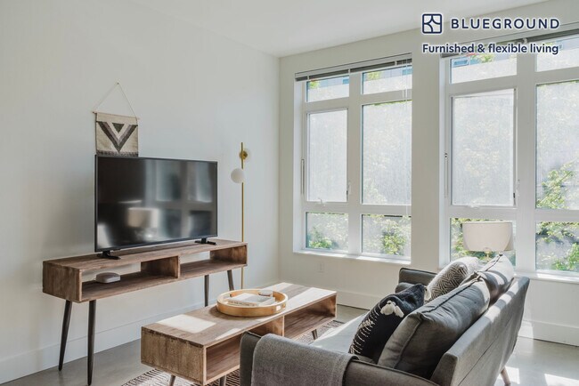 Photo - 104 12th Ave Unidad FL4-ID750