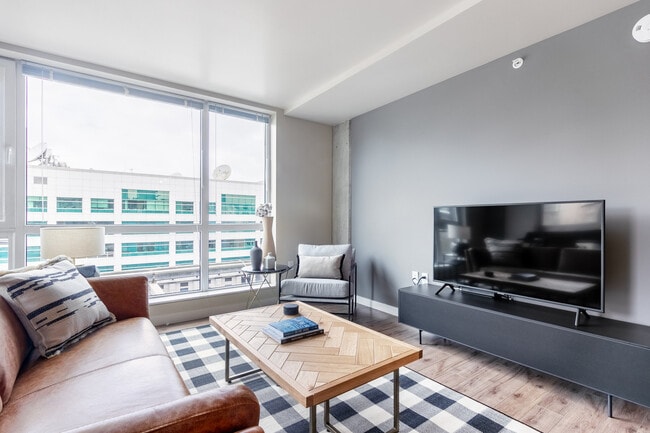 Photo - 101 Taylor Ave N Unidad FL9-ID987