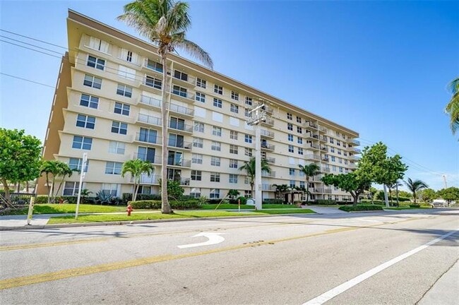 Building Photo - 1009 N Ocean Blvd Unit 407 Rental