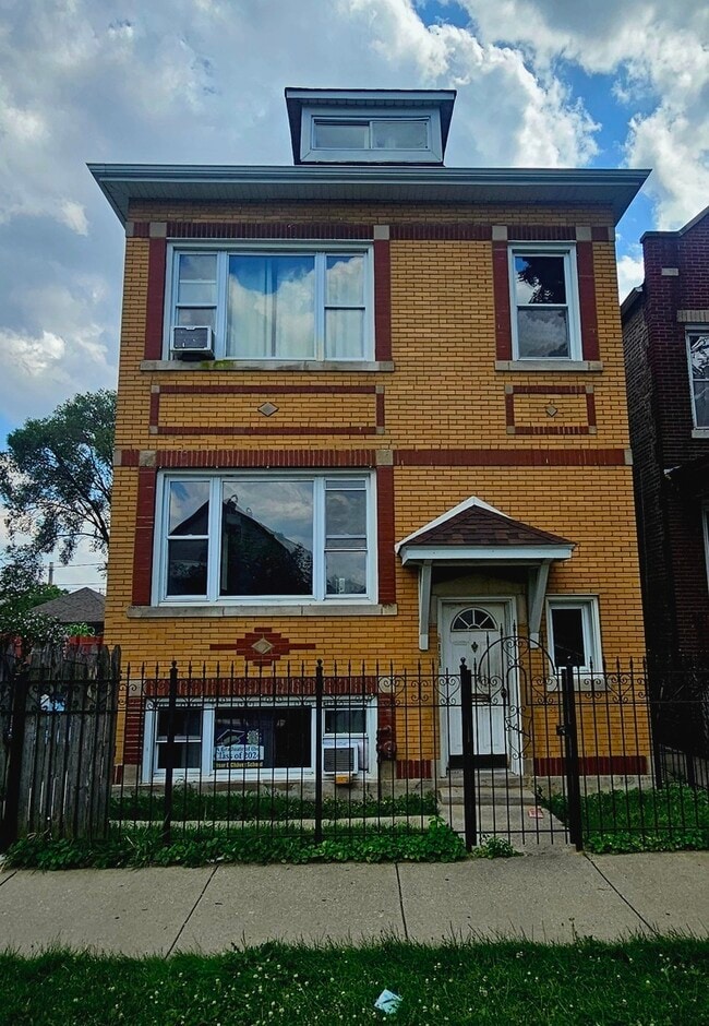 Building Photo - 2441 W 46th Pl Unit 1