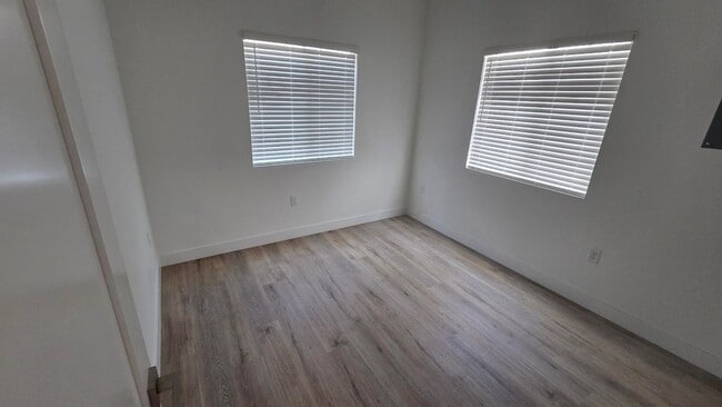 Photo - 988 El Camino Dr