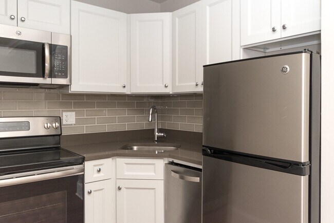 Photo - 817 W Lakeside Pl Unit 107