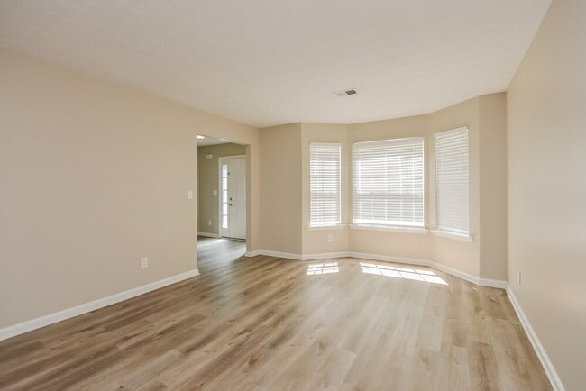 Photo - 1609 Zachary's Way