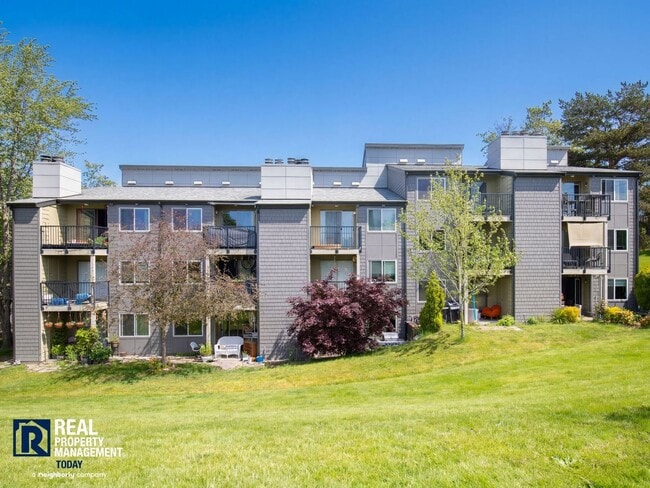 Photo - Renton Condo with Private Patio, Pool & Covered Parking!