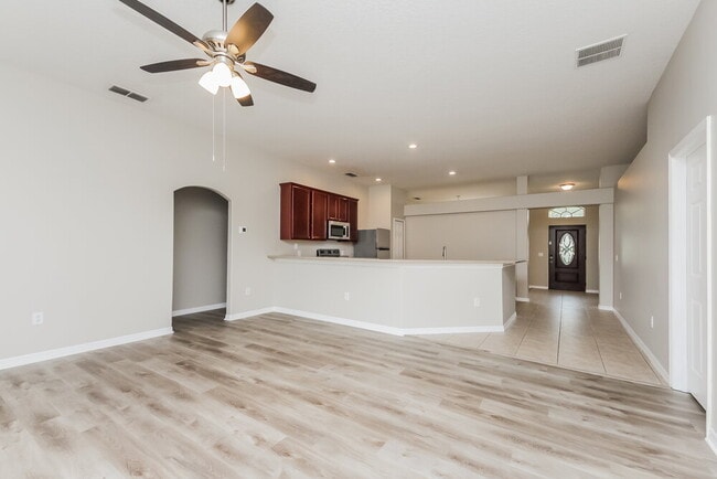 Photo - 265 Cranbrook Dr