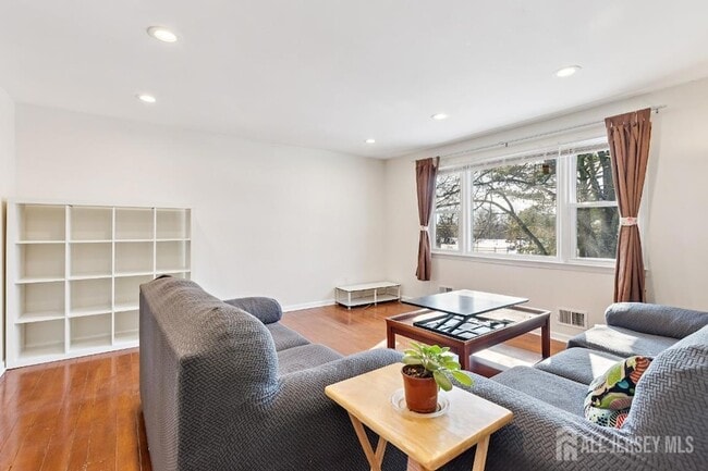 Photo - 3 Stafford Dr