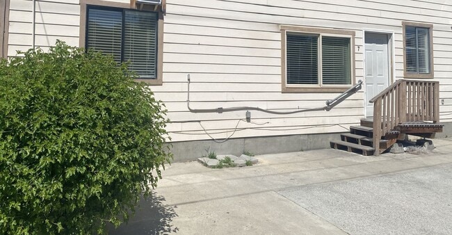 Building Photo - 514 E Woodin Ave Unit #7