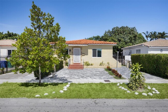 Photo - 261 SW 48th Ct Casa