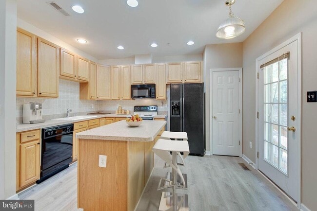 Photo - 7025 Water Oak Rd