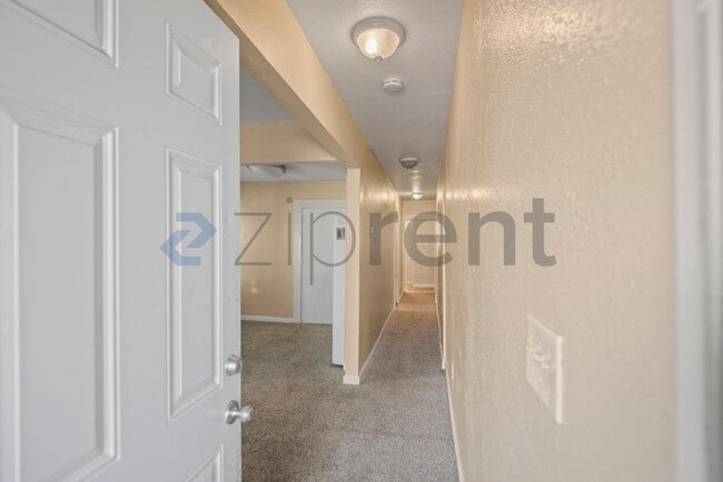 Photo - 1613 Pomona St