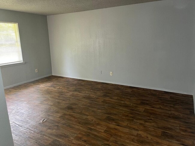 Photo - 2125 Dewey St