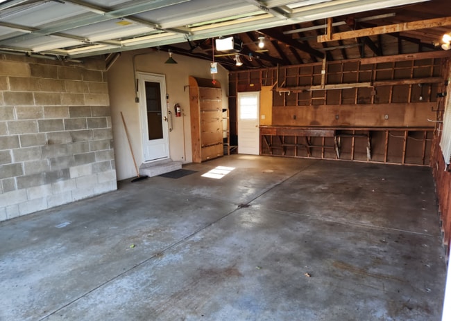 Photo - 5354 Woodfield Ave