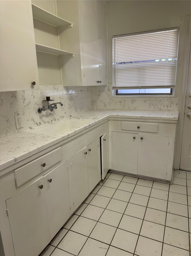 Photo - 2245 Welch St Unidad 2