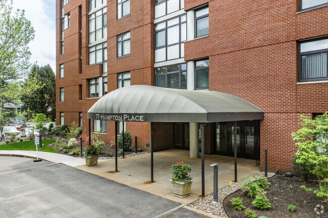 Entrada - Hampton Place