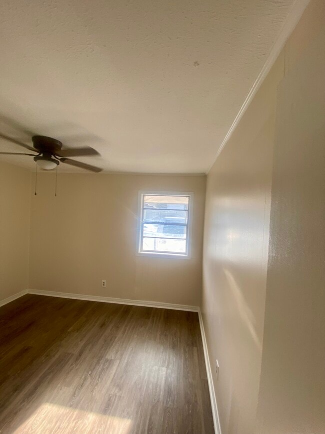 Photo - Peach St- 8 Plex Unidad 405