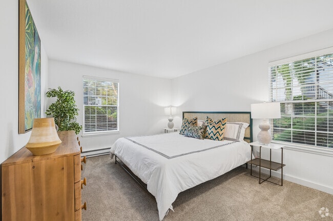 2BR, 1BA - 870SF - Bedroom