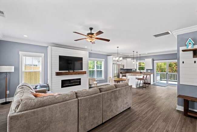 205 Bangor Ct