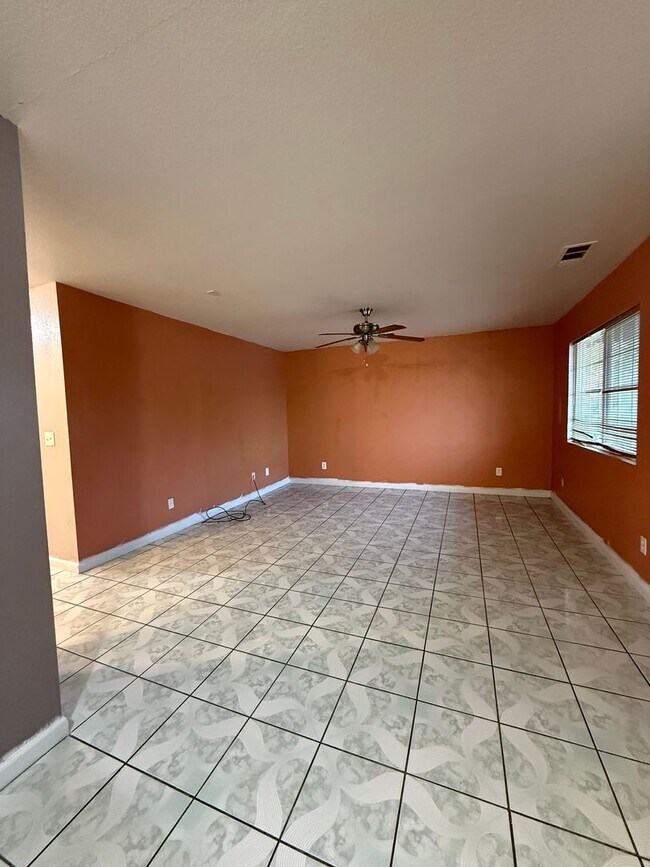 Photo - Beautiful home in the heart of Cutler, CA!