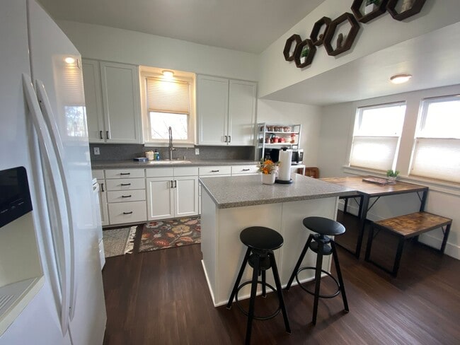 Photo - Pet Friendly |Stylish 3 Bedroom | 2 Bath Duplex in The Dalles – Great Location & Modern Comforts
