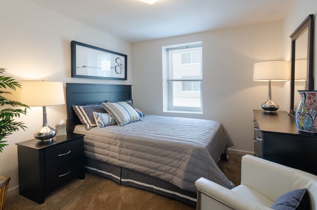 Scott's Run Apartments & Townhomes