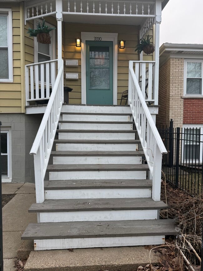 Building Photo - 3330 N Drake Ave Unit 2