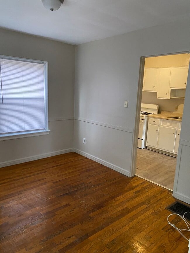 378 N Roosevelt Ave Unit 4
