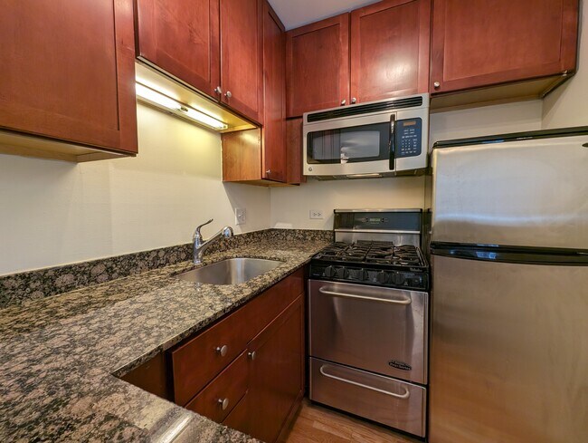 Photo - 643 W Wrightwood Ave