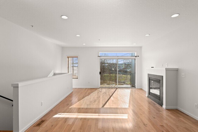Photo - North Portland Recently Renovated Condo Unidad 3220 N Michigan