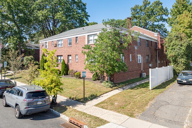 Building Photo - Garwood Gardens Apartments