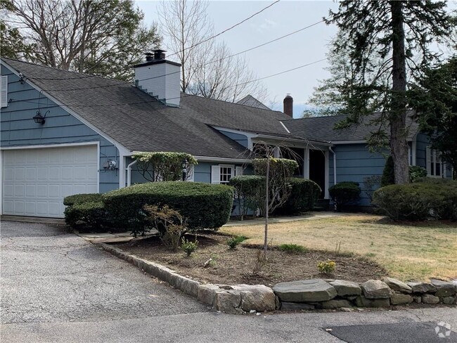 Building Photo - 54 Drake Rd Rental