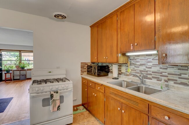 Photo - 3416 Portland Ave S Unidad #4