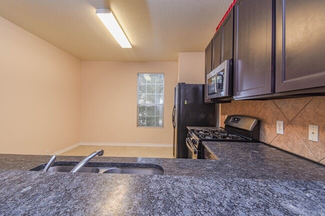 Building Photo - 29704 Sullivan Oaks Dr