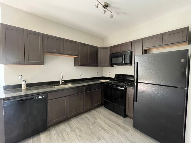 1017 Hamilton St, Fl 1 Unit 302