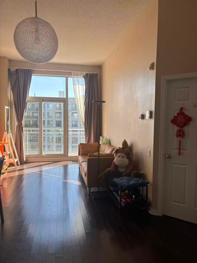 Photo - 4975 Rue Jean-Talon O Unit Fully Furnished Spacious Condo for 1 Female