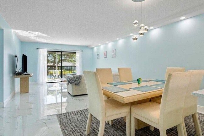 Photo - 7076 Huntington Ln Unit 207